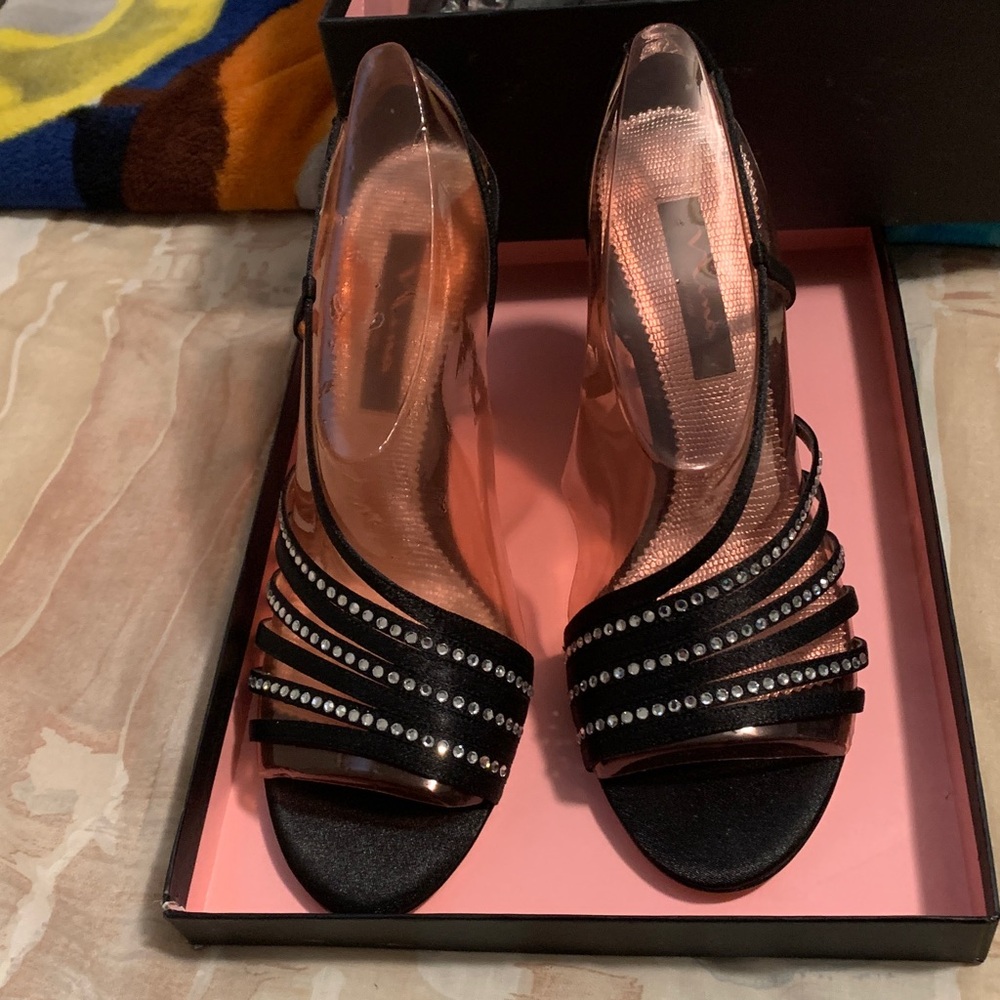 Nina Gandy Black Sandals size 8-1/2 M - Picture 2 of 9